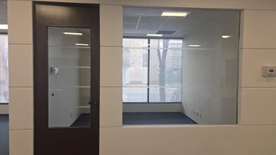 416 N Stanton St, El Paso, TX à louer Photo intérieure- Image 1 de 3