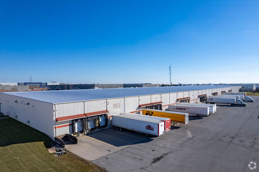 999 Boundary Rd, Oshawa, ON à vendre - Photo du bâtiment - Image 2 de 14