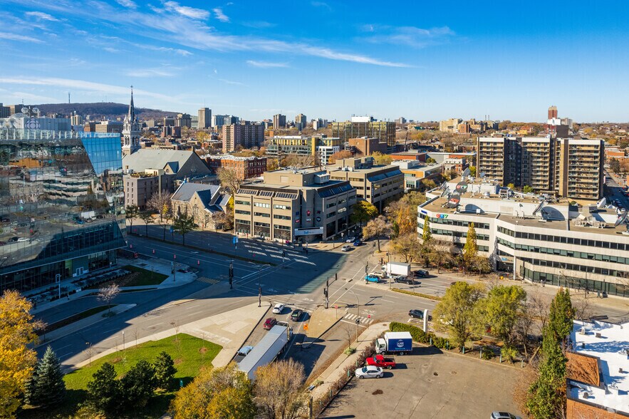 1717 Boul René-Lévesque E, Montréal, QC for lease - Aerial - Image 2 of 5