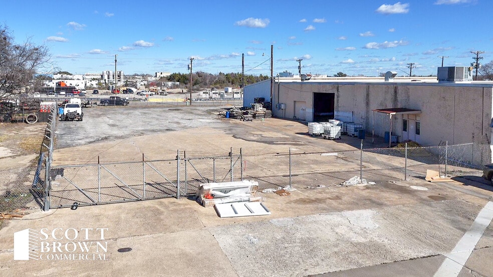 3121 National Cir, Garland, TX for lease - Building Photo - Image 3 of 5