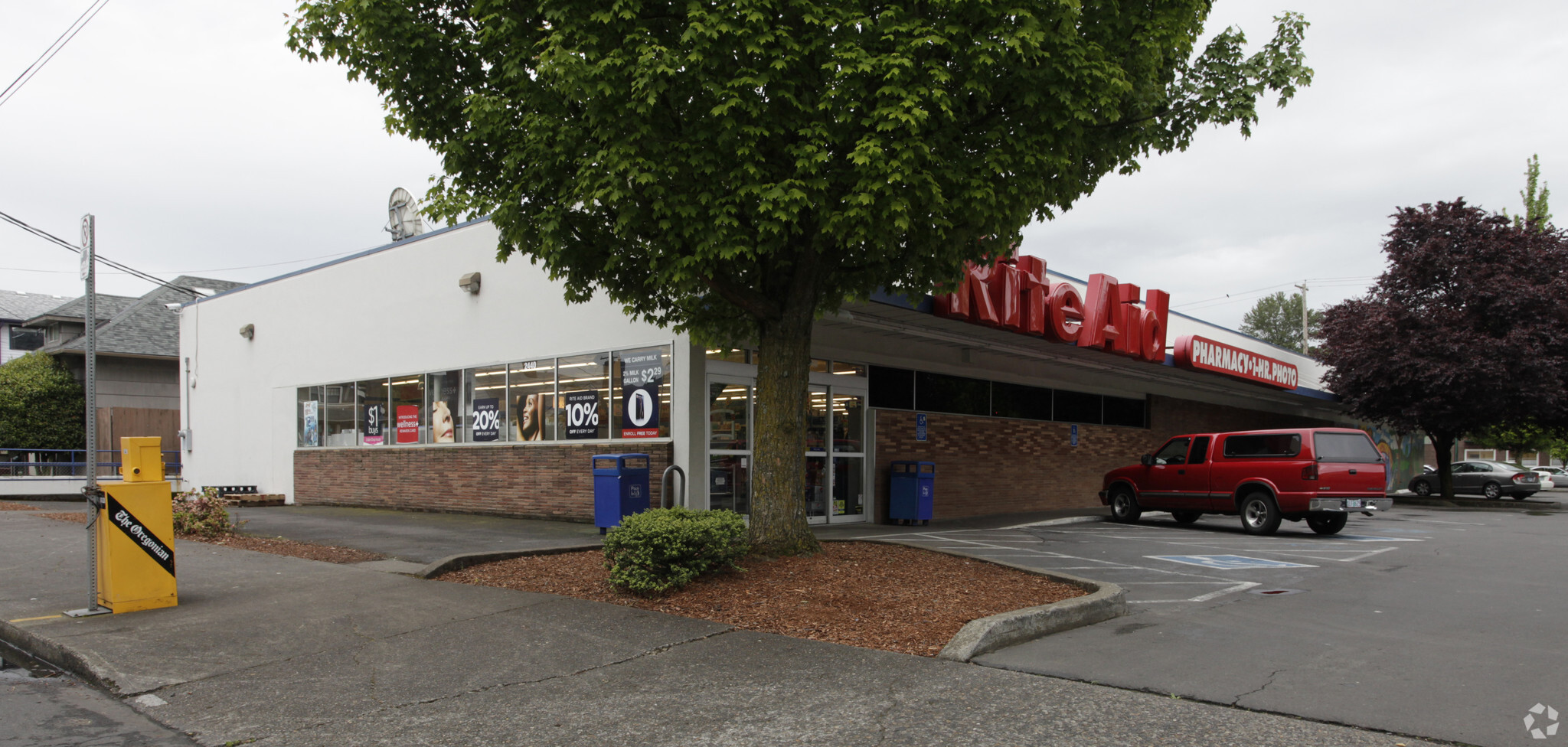 2440 SE 39th Ave, Portland, OR for lease Primary Photo- Image 1 of 5