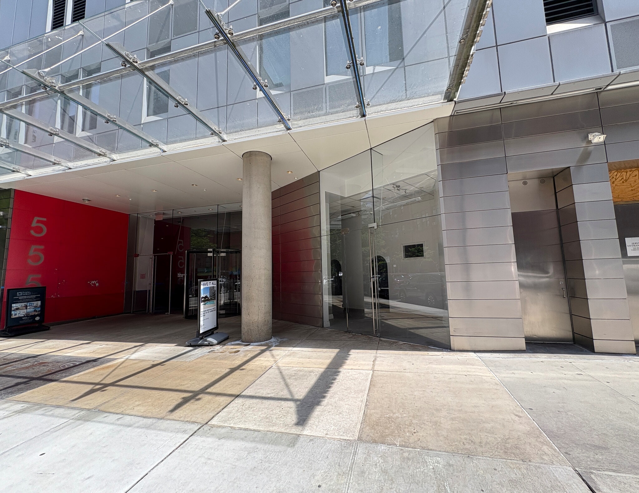 555 W 53rd St, New York, NY for lease Interior Photo- Image 1 of 2