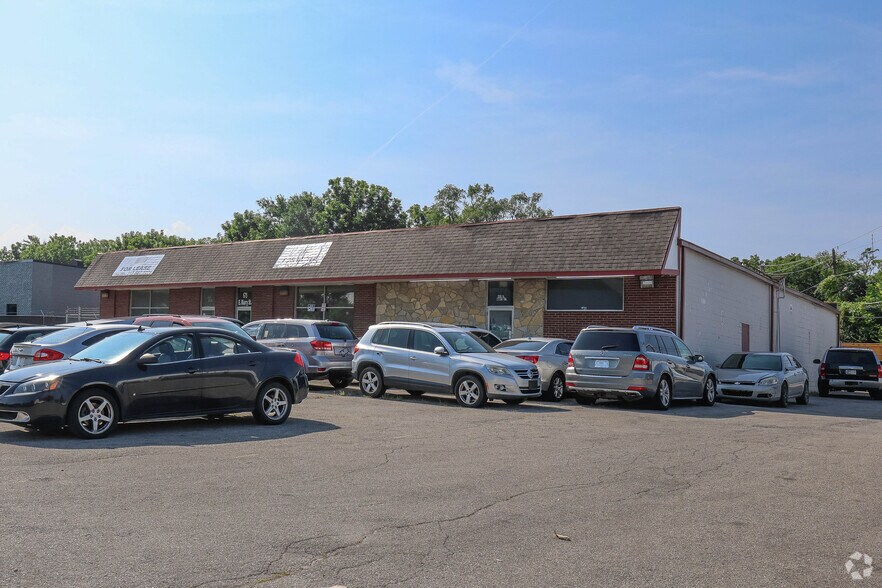 MADISON MURRY ASSEMBLAGE CENTER portefeuille de 3 propriétés à vendre sur LoopNet.ca - Photo du bâtiment - Image 2 de 11