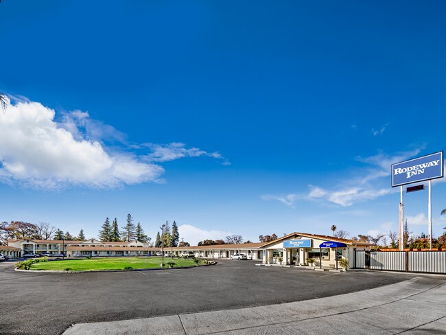 Plus de détails pour 8009 N Highway 99, Stockton, CA - Services hôteliers à vendre