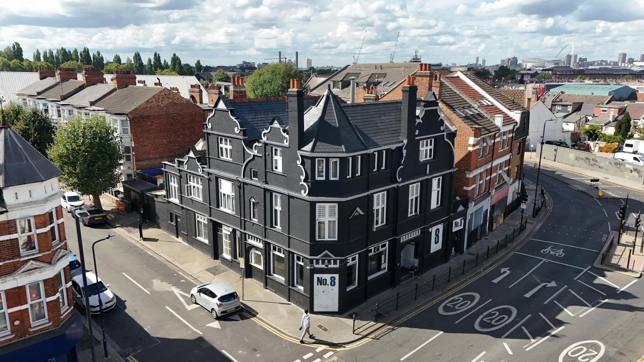 305 High Rd, London for sale Primary Photo- Image 1 of 16