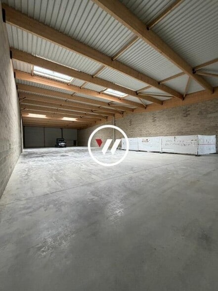 Industrial in Puiseux-en-France for lease - Interior Photo - Image 1 of 12