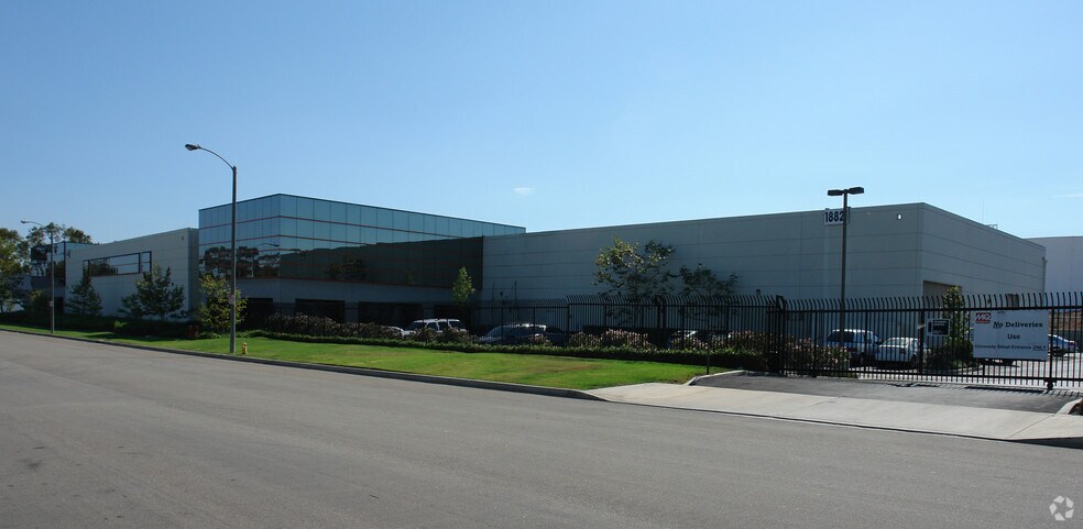 18821-18841 S Broadwick St, Compton, CA à louer - Photo du bâtiment - Image 2 de 3