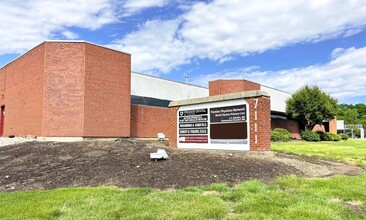 7111 N Main St, Dayton, OH for lease Building Photo- Image 2 of 16