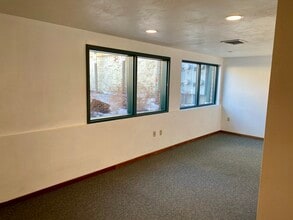 320 Main Ave, De Pere, WI for lease Interior Photo- Image 2 of 7