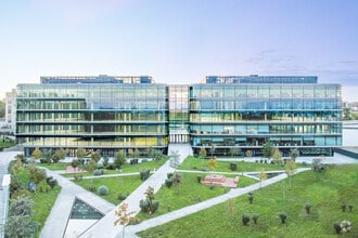 Calle Nanclares de Oca, 17, Madrid, MAD - AERIAL  map view