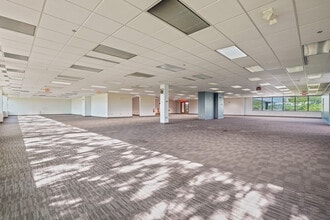 200 E Campus View Blvd, Columbus, OH for lease Interior Photo- Image 1 of 3