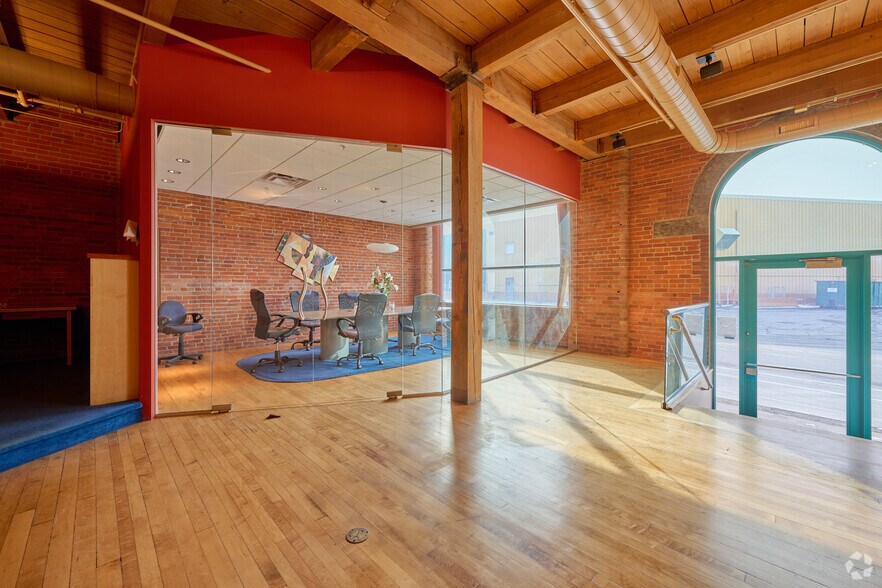 568 St. Paul St, Rochester, NY à louer - Photo intérieure - Image 2 de 16