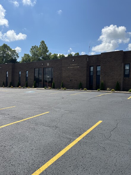 7505 Sussex Dr, Florence, KY for lease - Building Photo - Image 3 of 28