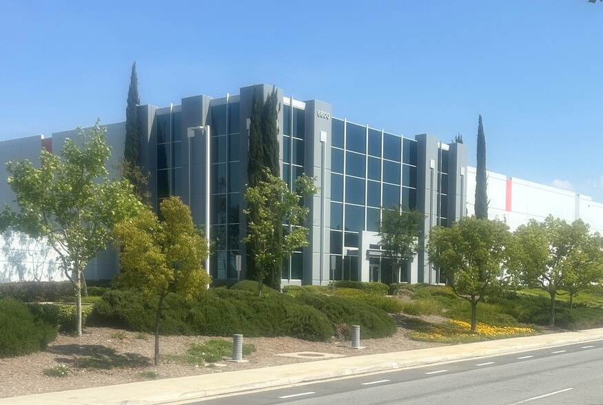 6800 Sycamore Canyon Blvd, Riverside, CA for lease - Building Photo - Image 1 of 1