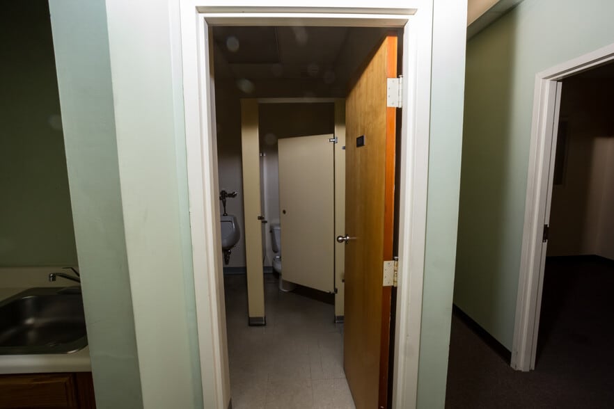 60-76 Robinson St, Pottstown, PA for lease - Interior Photo - Image 3 of 11