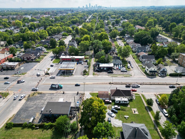 227 W 38th St, Indianapolis, IN à vendre - Photo du bâtiment - Image 3 de 3