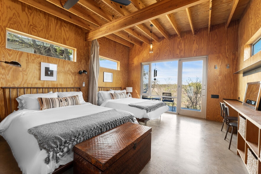 108 Exit Strategy Ln, Castell, TX for sale - Interior Photo - Image 3 of 16