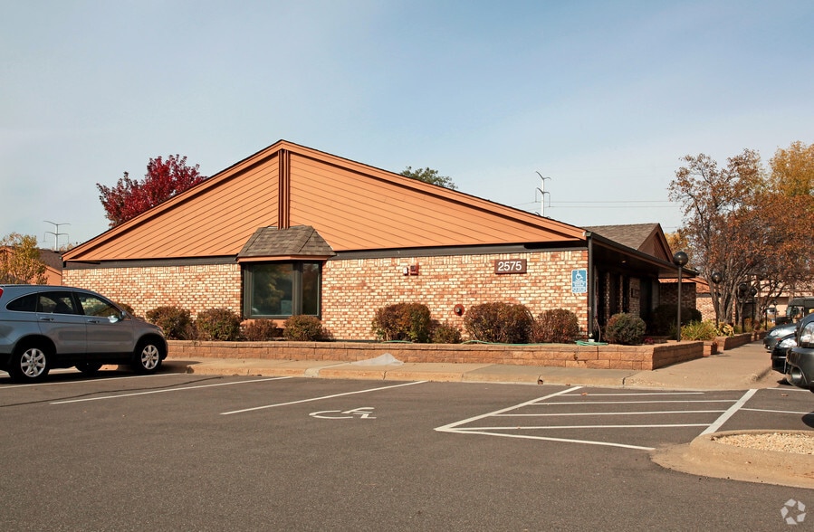 2575 N Hamline Ave, Roseville, MN for sale - Primary Photo - Image 1 of 2