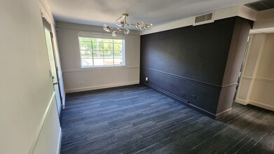 1125 E Morehead St, Charlotte, NC for lease Interior Photo- Image 2 of 5