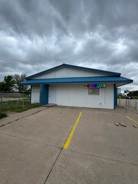 727 N Walnut St, Goddard, KS à louer - Photo du bâtiment - Image 3 de 12