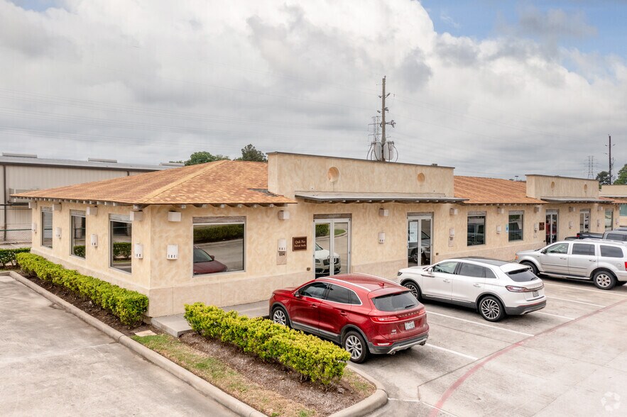 25329 Budde Rd, The Woodlands, TX for sale - Primary Photo - Image 1 of 28