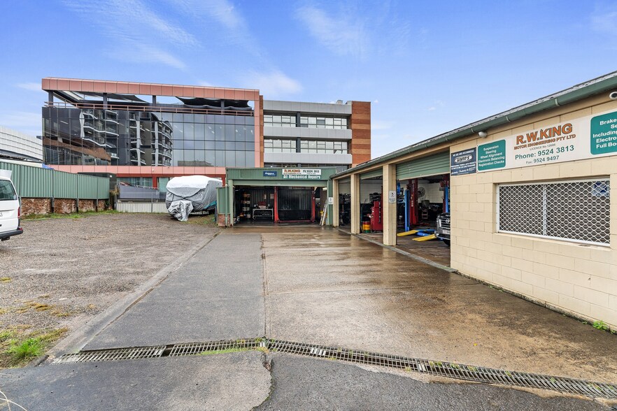 11 Penprase Lane, Miranda for sale - Building Photo - Image 3 of 8