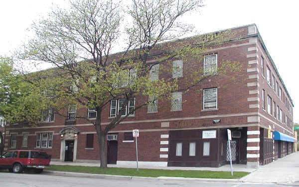 7308 S Crandon Ave, Chicago, IL for lease Primary Photo- Image 1 of 48