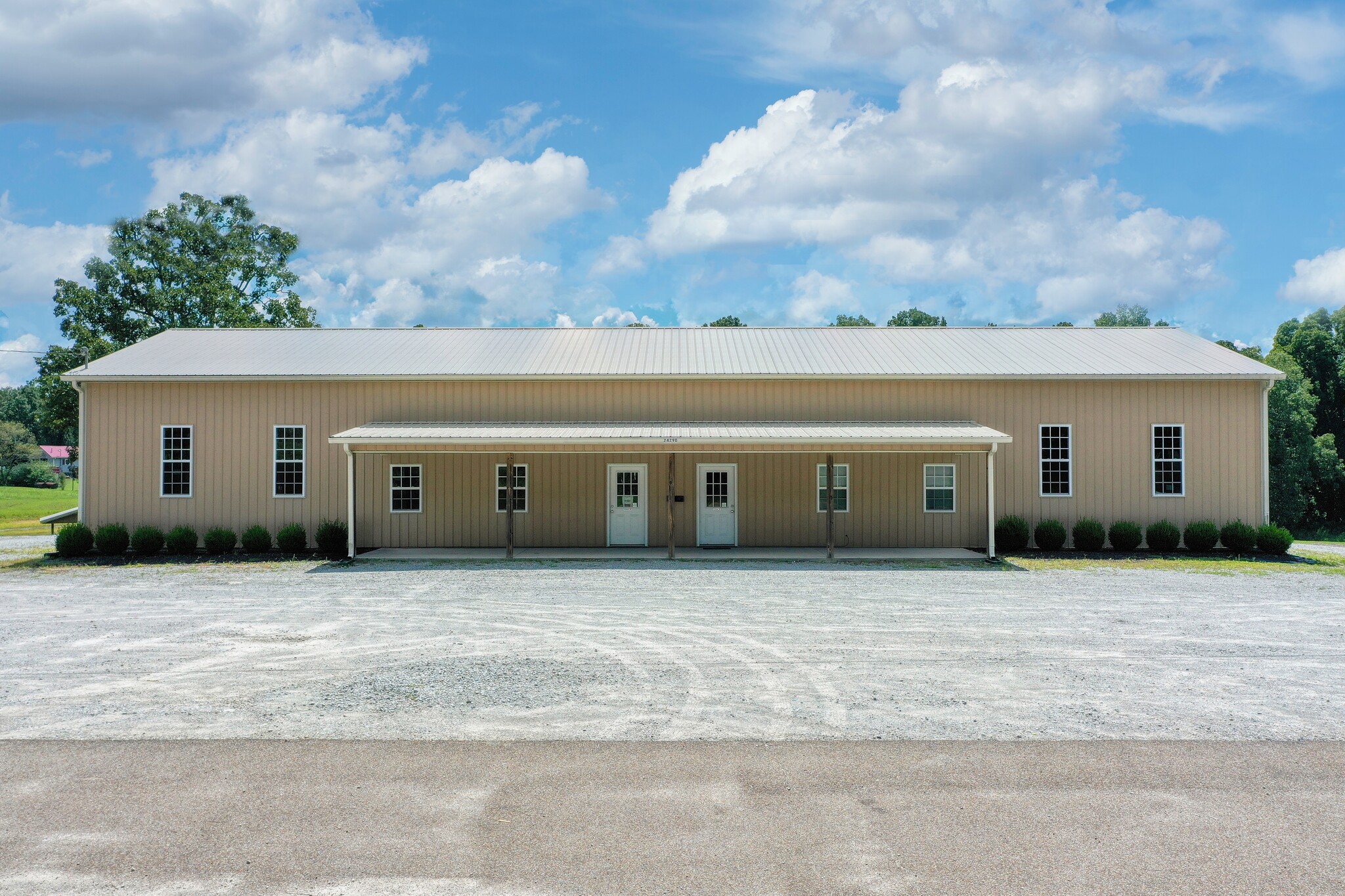 24290 Highway 70, Huntingdon, TN à vendre Photo du bâtiment- Image 1 de 1