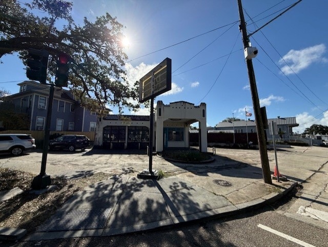 5022 Bienville Ave, New Orleans, LA à vendre - Photo du bâtiment - Image 2 de 4