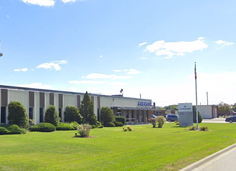 17 Airport Rd, Brantford, ON for lease - Building Photo - Image 1 of 3