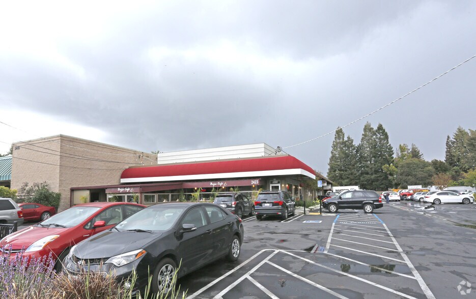 2423 Old Middlefield Way, Mountain View, CA à louer - Photo du bâtiment - Image 2 de 3