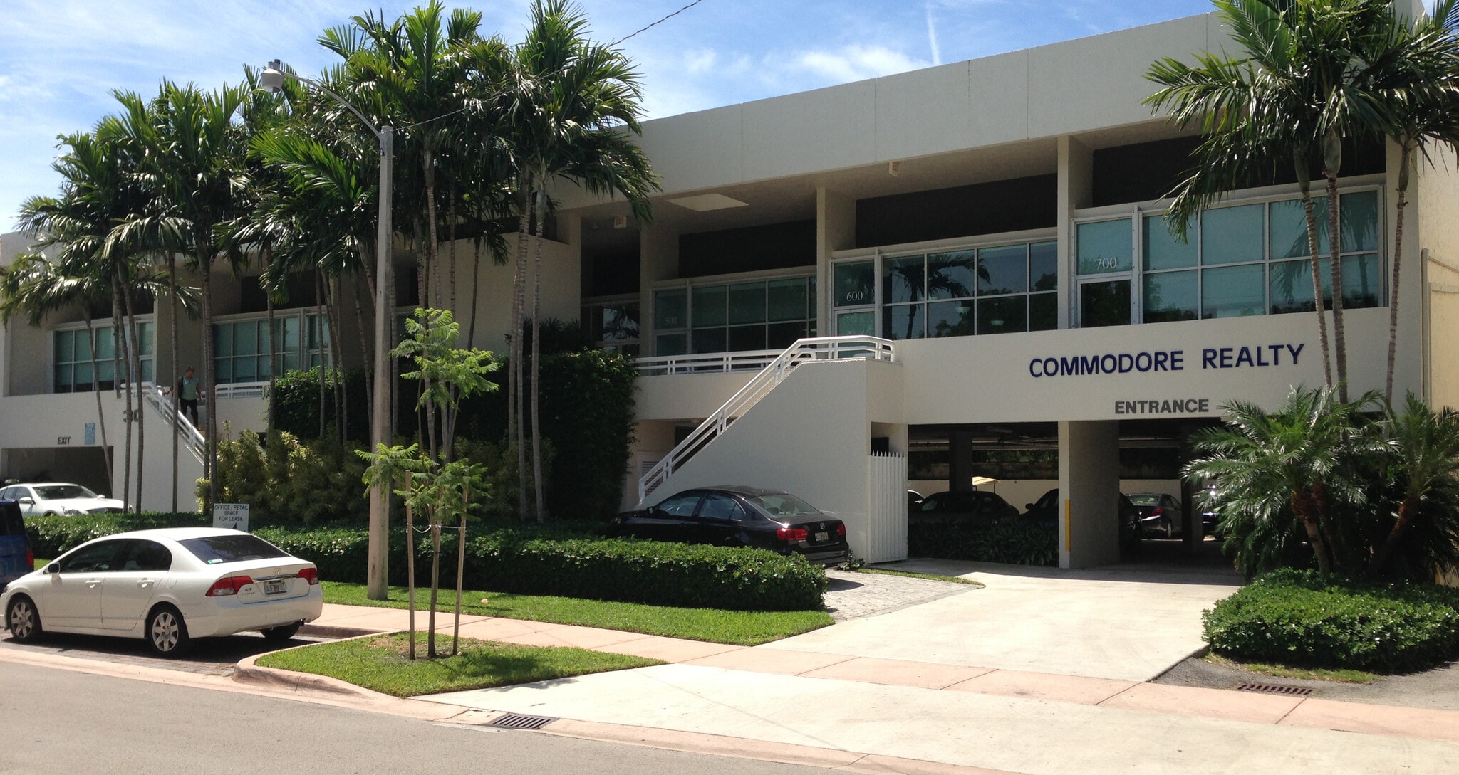 30 W Mashta Dr, Key Biscayne, FL for lease Building Photo- Image 1 of 1
