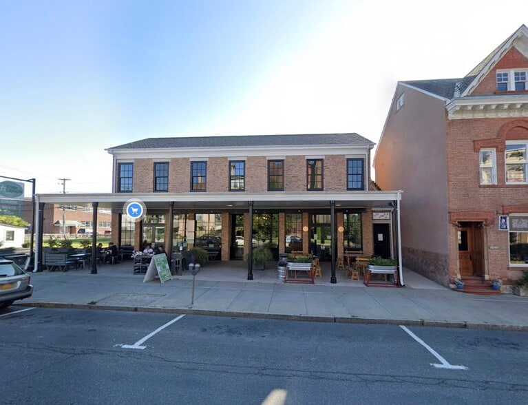 449 Warren St, Hudson, NY for lease - Building Photo - Image 1 of 2
