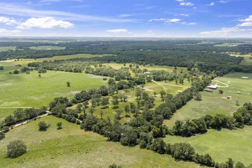 3011 County Road 314, Rockdale, TX à vendre - Photo du bâtiment - Image 2 de 29
