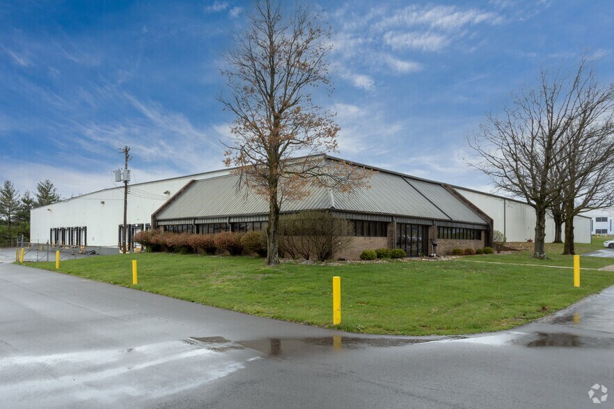 1499 Jamike Ave, Erlanger, KY à louer - Photo du bâtiment - Image 1 de 7
