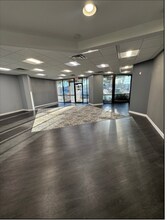 8081 Philips Hwy, Jacksonville, FL à louer Photo intérieure- Image 2 de 6