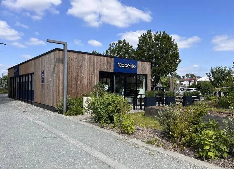 Commerce de détail dans Pessac à louer - Photo du bâtiment - Image 2 de 4