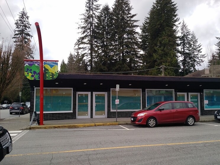 3151-3181 Edgemont Blvd, North Vancouver, BC à vendre Photo principale- Image 1 de 1