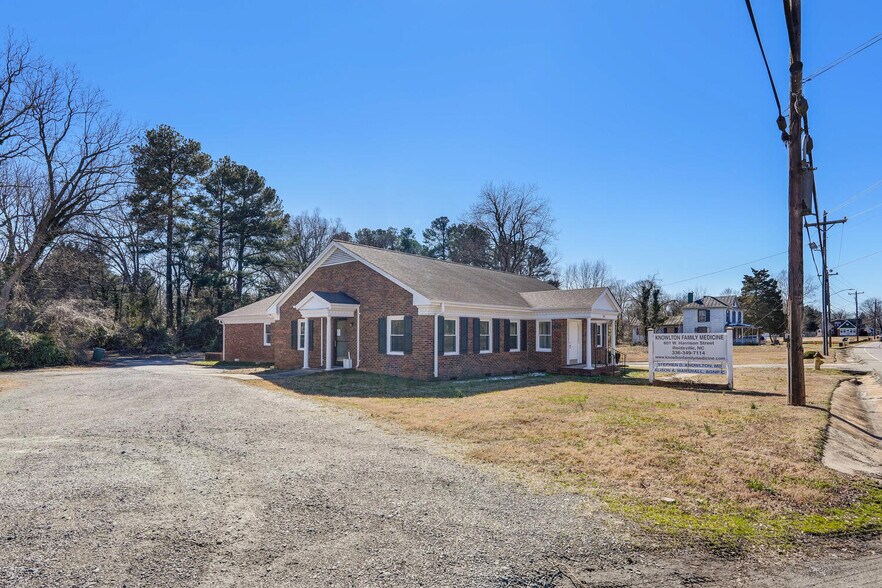 601 W Harrison St, Reidsville, NC à vendre - Photo du bâtiment - Image 2 de 43
