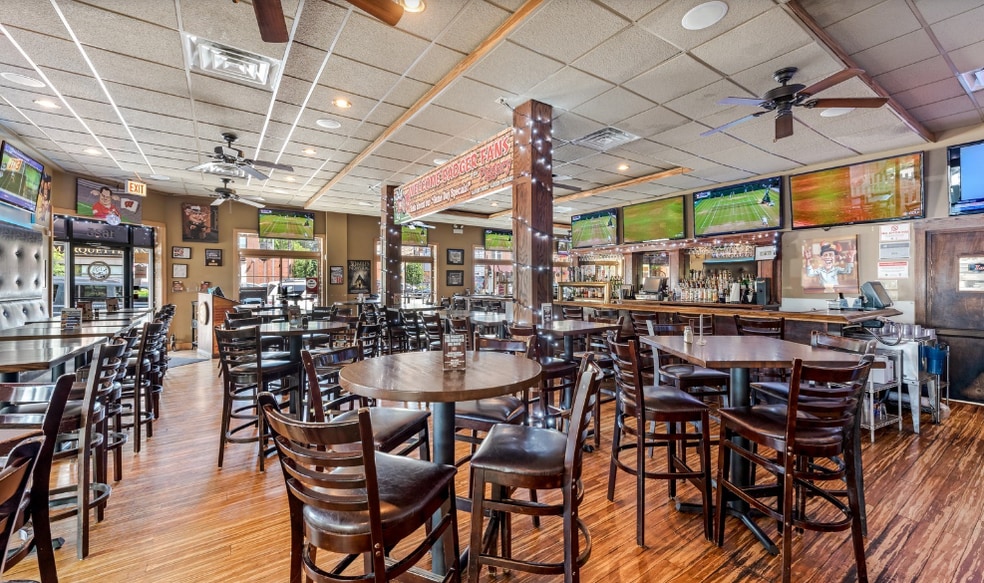 1625 W Irving Park Rd, Chicago, IL for sale - Interior Photo - Image 3 of 7