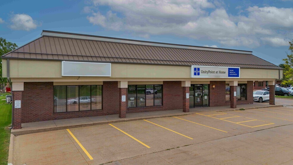 290-298 Blairs Ferry Rd NE, Cedar Rapids, IA à vendre - Photo du bâtiment - Image 3 de 14