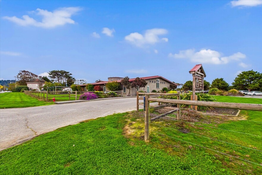 1593 Market St, Ferndale, CA for sale - Primary Photo - Image 1 of 52