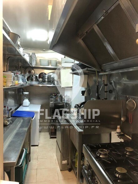 Retail in Paris for sale - Interior Photo - Image 3 of 9