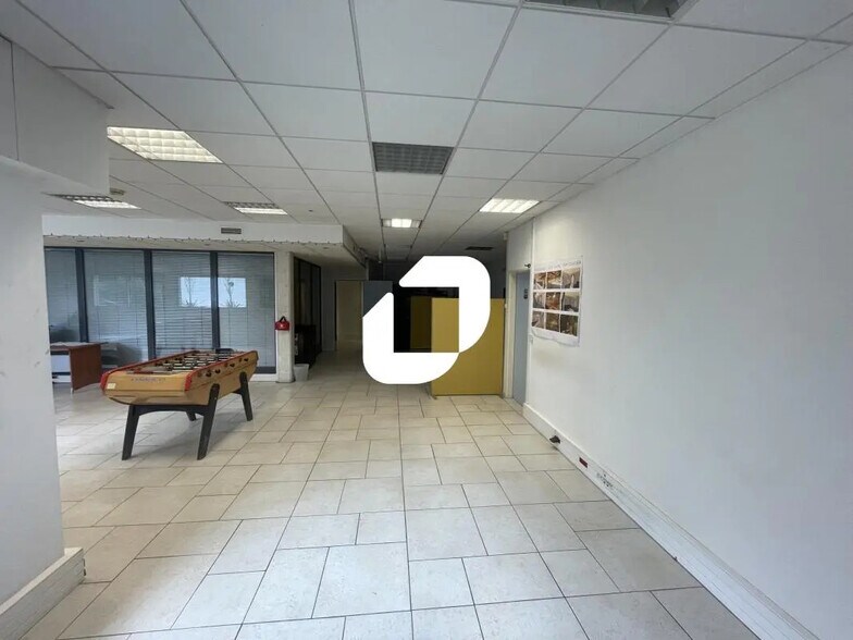 Office in Fontenay-sous-Bois for lease - Interior Photo - Image 3 of 9