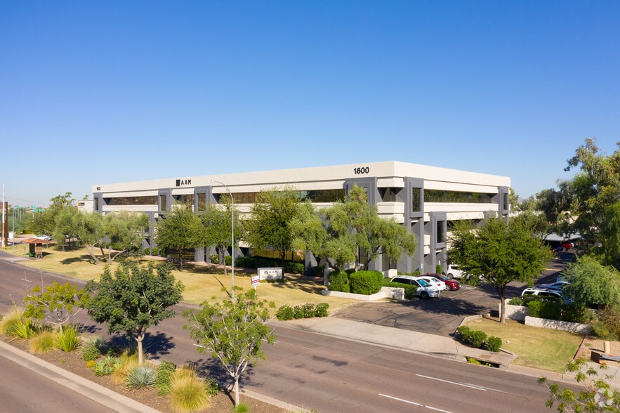 1600 W Broadway Rd, Tempe, AZ à louer - Photo du bâtiment - Image 1 de 3