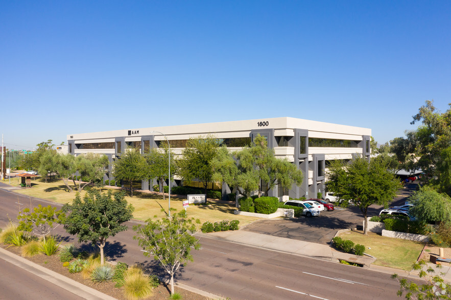 1600 W Broadway Rd, Tempe, AZ à louer - Photo du bâtiment - Image 1 de 3