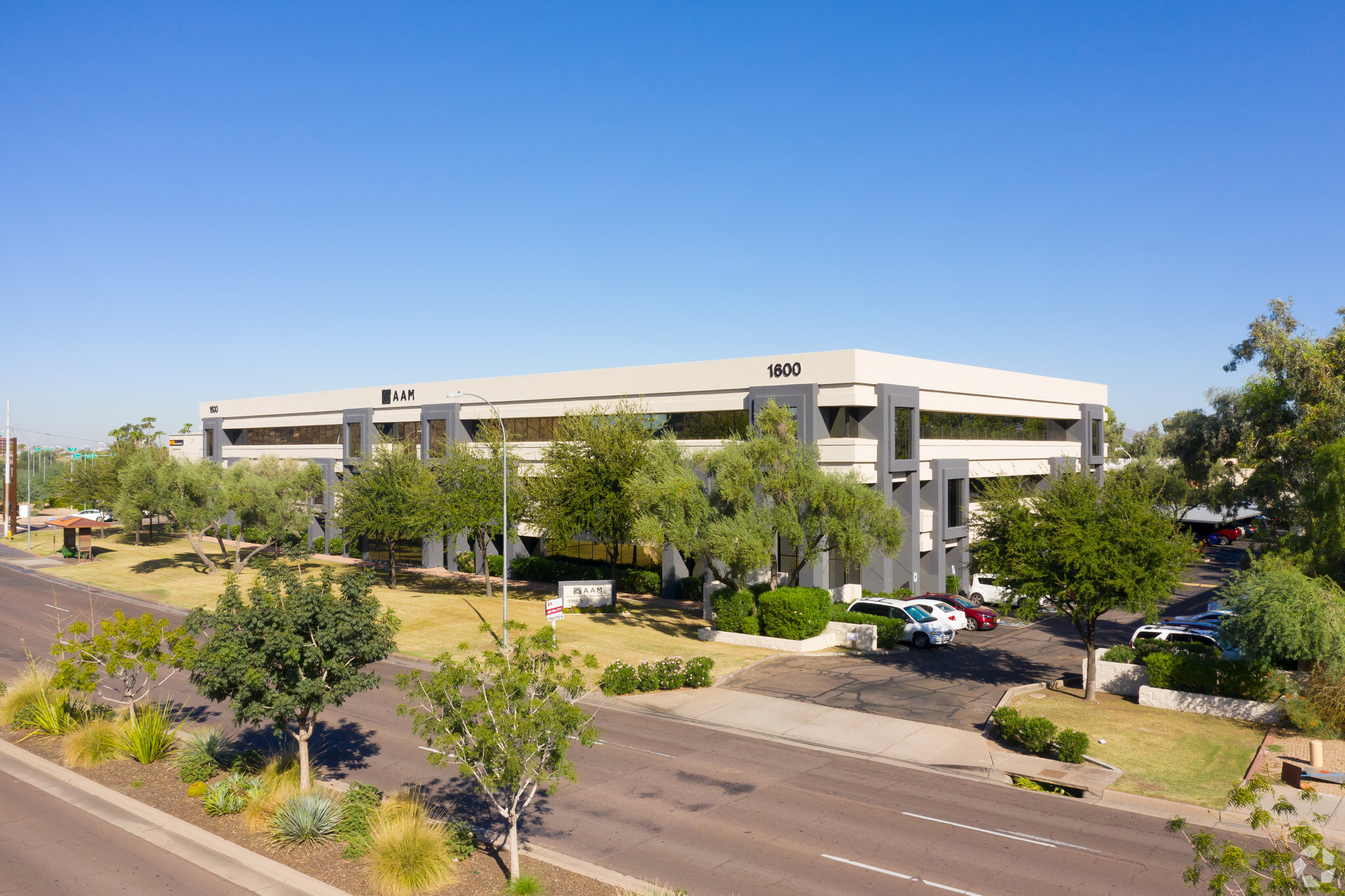 1600 W Broadway Rd, Tempe, AZ à louer Photo du bâtiment- Image 1 de 4