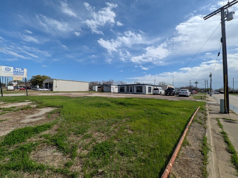 1204 K Ave, Plano, TX à louer - Photo du bâtiment - Image 3 de 9