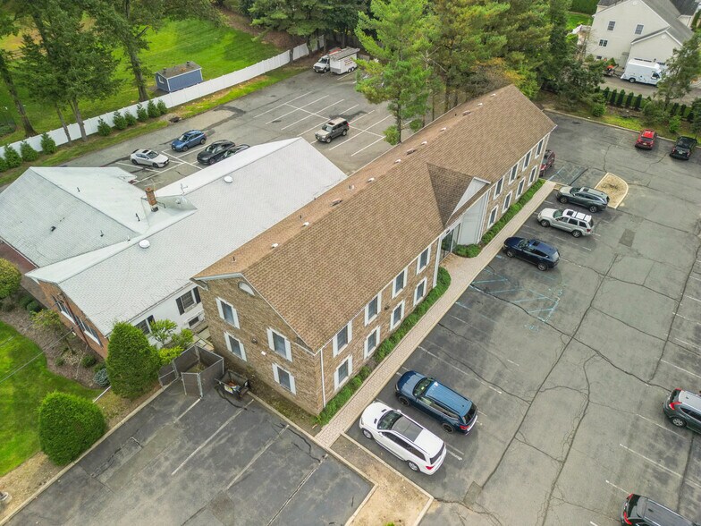800 Wyckoff Ave, Wyckoff, NJ à vendre - Photo du bâtiment - Image 3 de 28