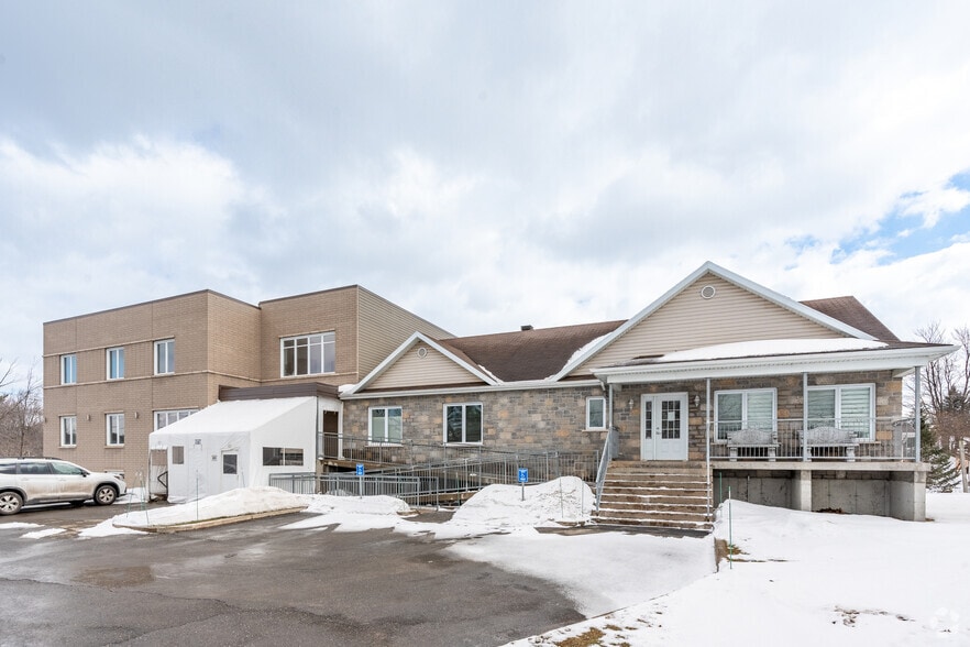 573 Rue De Bernières, Lévis, QC à louer - Photo principale - Image 1 de 3